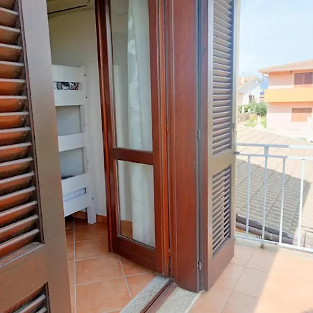 Ad Apartment